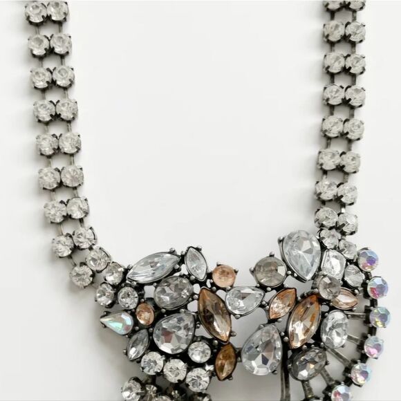 BANANA REPUBLIC ANTIQUE SILVER TONE CUT CRYSTAL 19"-21" NECKLACE NWT - Picture 5 of 8